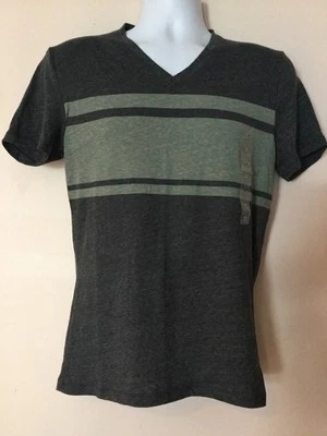 Camisa CONVERSE One Star Para Hombres Gris Rayas Cuello en V Manga Corta PEQUEÑA Foto 1 de 4