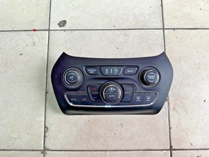 2015 - 2018 JEEP CHEROKEE DUAL ZONE TEMPERATURE CONTROL MODULE OEM 68293527 - Foto 1 di 4
