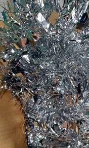 Guirnalda de oropel plateada de 50 pies para interiores o exteriores. Nuevo en caja. (D1) - Imagen 1 de 3