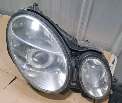 Оригинальная правая фара для Mercedes Benz класса E E300 E320 E430 2003–2006 годов выпуска как новая - Изображение 1 из 4