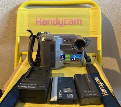 Videocámara Sony Handycam DCR-SC100 NTSC Mini DV PROBADA FUNCIONANDO ✅ ¡MODELO RARO! Foto 1 de 4