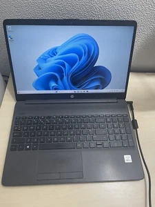 HP 250 G8 15.6" Laptop Core i5-1035G1 16GB DDR4 1TB NVMe SSD Win 11 Home - Picture 1 of 3
