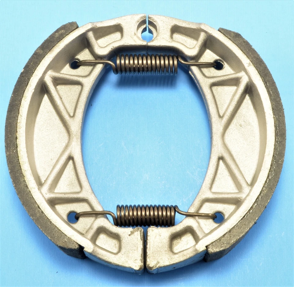 Nuevas zapatas de freno traseras para YAMAHA TTR125 L TTR125LE TTR125E Foto 1 de 1