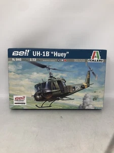 Italeri Bell UH-1B "Huey" 1:72 Scale Model Kit No 040  - Picture 1 of 5