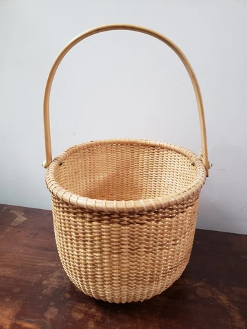 Vintage Large Oval Nantucket Basket with Swing Handle Cover