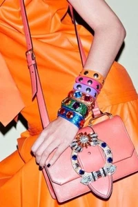 Miu Miu Resort 2017 lila Kalbsleder Nieten Armband Neu im Karton - Bild 1 von 5
