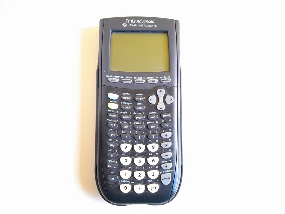 Calculatrice Texas Instruments TI-82 Advanced - Photo 1/1