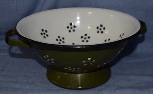 Vintage Olive Green & White w/ Black Trim Enamelware Colander Strainer Japan - Picture 1 of 3