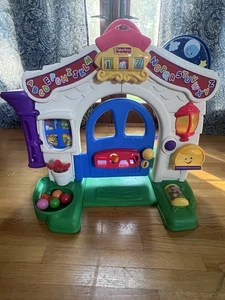 Vintage 2004 Fisher Price Laugh And Learn House - 2 Interactive Play Modes - Picture 1 of 3
