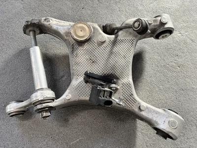 BMW 5 2004-2010 6 M5 M6 (E60 E61 E63 E64) BRAZO DE CONTROL INFERIOR DERECHO Foto 1 de 4