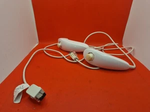 2 x Genuine White Nintendo Wii Nunchuck RVL-004 official - Picture 1 of 16