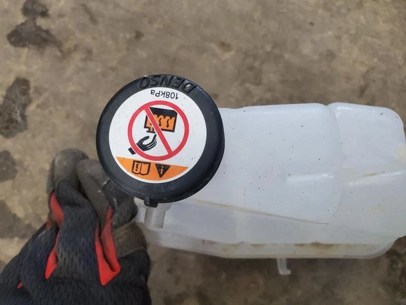 Coolant Reservoir Engine Fits 18-23 CAMRY 1667055 Foto 1 de 4