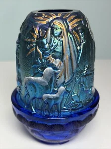 Lámpara de hadas belén de vidrio de carnaval Fenton pintada a mano firmada azul iridiscente - Imagen 1 de 8