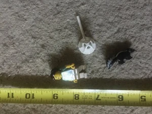 Lego 71011 Series 15 Animal Control Catcher Officer & Skunk Mini Figure MiniFig - Picture 1 of 2