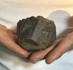 PYRITE CRYSTAL- IRON CROSS TWIN FROM COLOMBIA 623,3 grams / 21,986 oz - Picture 1 of 9