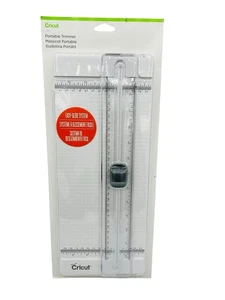 Cricut Tagliabordi Portatile 12" Sistema Easy-Glide - Nuovo - Foto 1 di 3