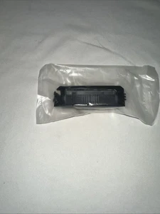 Genuine Hyundai Left License Plate Lamp 92501-F6000 New OEM Sealed - Picture 1 of 6
