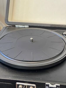 Tocadiscos Crosley Cruiser Deluxe 3 velocidades negro CR8005D-BC en estuche reproductor de discos - Imagen 1 de 7