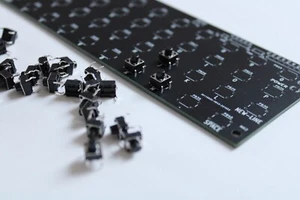 PCB tastiera ZX80 ZX81 ZX81+38 con pulsanti - Foto 1 di 4