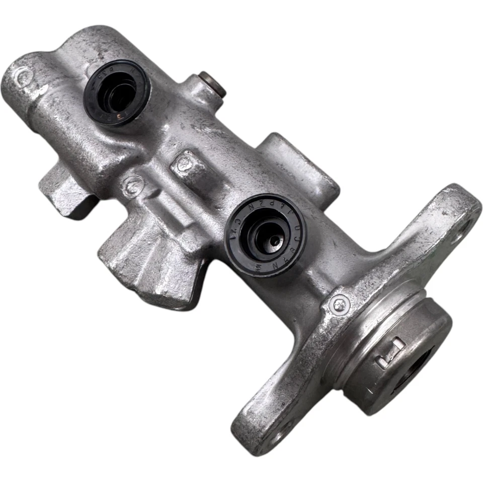 Brake Master Cylinder OEM 11-2922 fits 2000, 2001, 2002 Nissan Xterra - Изображение 1 из 4