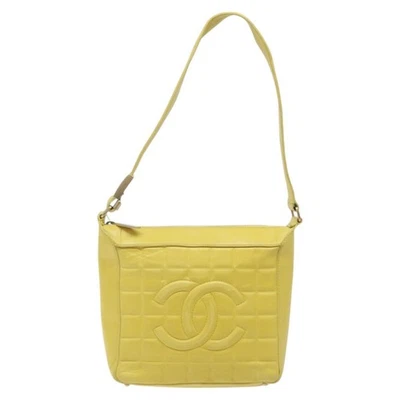Bolso de Hombro Chanel Barra de Chocolate Cc Cuero Acolchado Cuero Amarillo Hombro Foto 1 de 4