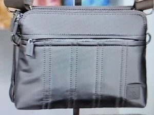 NEU RFID IHKWIP Metallic Silber The City Chic Doppeleinstieg Crossbody Handtasche - Bild 1 von 6