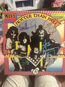 Beckett certified signed Kiss Vinyl Record Album Hotter Than Hell Gene Simmons - Picture 1 of 7