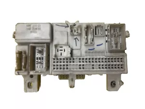 2006-2010 VOLVO V50 S40 C30 FUSE BOX RELAY JUNCTON CONTROL MODULE 30728906 OEM - Picture 1 of 3