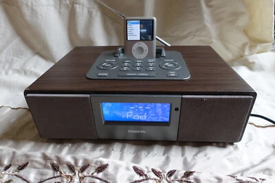 Sangean WR-5 立体声调幅/调频时钟收音机 iPod 底座带无遥控器 很好用。 — 第 1/4 张图片