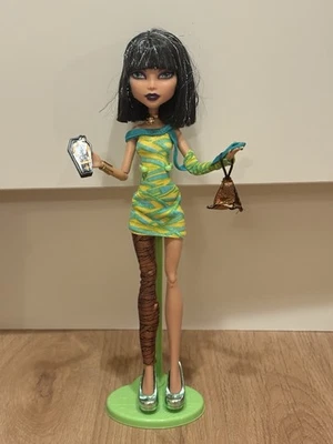 Monster High Cleo De Nile Dawn of The Dance Doll With Bag, Mobile Phone & Stand - Image 1 of 4