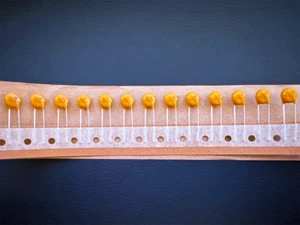 25Pcs TVR07561KSARY 07561K THINKING Metal Oxide Varistor MOV 7mm disc 560V 10% - Picture 1 of 6