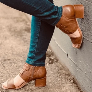 Miz Mooz Brennan Brandy Brown Leather Heeled Booties Women’s US 8.5 EU 39 - Picture 1 of 9