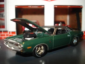Dodge Challenger R/T 440 1970 edición limitada 1/64 verde M2 años 70 muscle car - Imagen 1 de 4