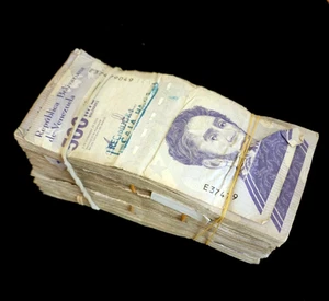 500 pcs x Venezuela 500000 (500,000) Bolivares- LOW GRADE CONDITION banknotes - Picture 1 of 6