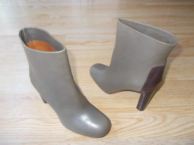 $495 Vince Paige Ankle Boots Oak Mulberry Leather Italy Pull On sz 38 US 7.5 NEW - Image 1 of 4