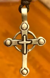 Collana con ciondolo croce colore argento peltro gioielli - Foto 1 di 2