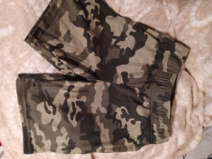 New youth shorts 365 Kids by Garanimals Size 6 shorts camo pattern  - Picture 1 of 3