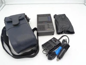Gatto TV portatile vintage realistico 24 UHF/VHF n. 16-161 con custodia, adattatore DC - Foto 1 di 7