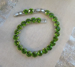 Vintage Deco design Jewellery 18ct White Gold Green Peridot Tennis Bracelet - Picture 1 of 10