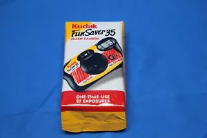 Kodak FunSaver 35mm Single Use Film Camera 27 exposers expired 2006 - Picture 1 of 2