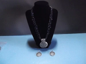 Fashion Jewelry 9"in Silver Tone Circle Pendent Matching w/Wire Dangle Earrings - Picture 1 of 8