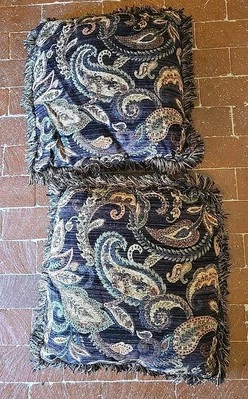 Almohada Mayo Paisley 2 Acentos Flecos Negro Verde Azul Marrón Usada en Excelente Condición Foto 1 de 4