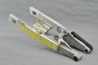 Suzuki RM80 RM 80 1986-2001 1996 brazo trasero brazo oscilante suspensión montaje en rueda Foto 1 de 4