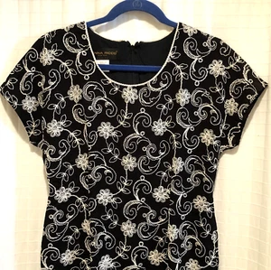 Donna Ricco Dress Size 10P Black w/Swirly White Embroidery Cap Sleeve Lined - Picture 1 of 5