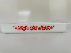 Vintage 1970s Pyrex FRIENDSHIP Red & White 933 Oblong Lasagna Baking Dish - Picture 1 of 6