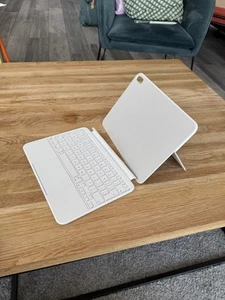 Apple Magic Keyboard and Folding Case for iPad 10th Gen. - British English - Photo 1/5