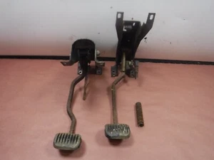 Montajes de pedal de embrague de freno Kaiser Jeep Wagoneer 1968 J2000 J3000 OEM - Imagen 1 de 15