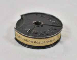 FILM PATHE BABY 9,5 MM NR. 269 HERSTELLUNG DER SONNENSCHIRME DOKUMENTAR - Bild 1 von 1