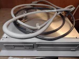 Custodia SCSI esterna con unità MO SMO-F551 e floppy HP A2876-60012 - Foto 1 di 12