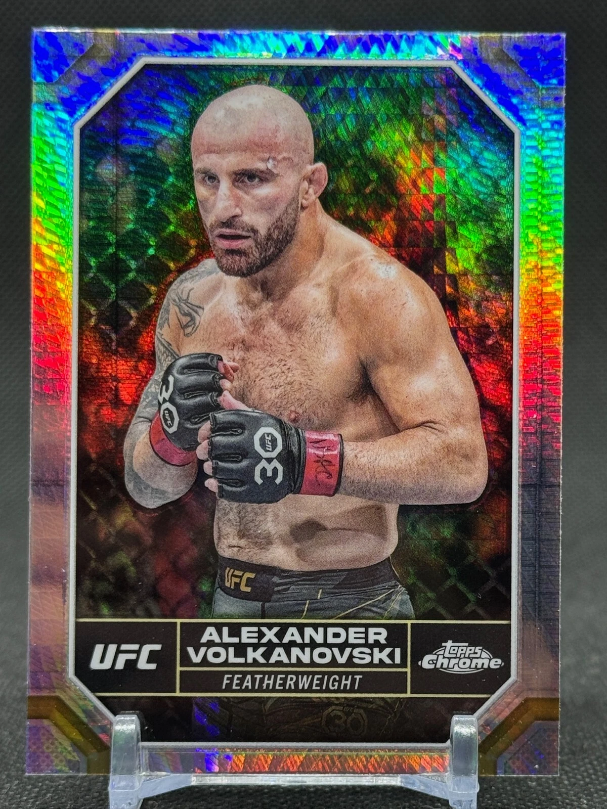 2024 Topps Chrome UFC #7 Alexander Volkanovski Prism Refractor